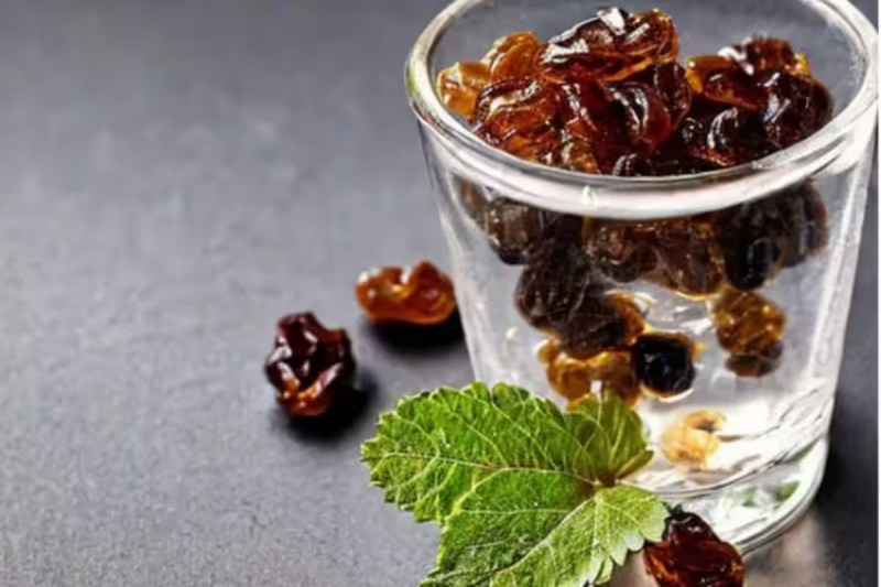 6 Advantages Of Drinking Raisin Water on an Empty Stomach For Diabetes Management