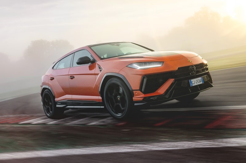 Lamborghini Urus Recalled Due to Potentially Detachable Hood at Fast Speed