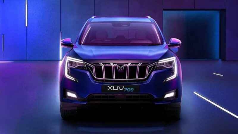 Mahindra XUV700 Costs 16.89 Lakh and Comes With a Skyroof and Other Features