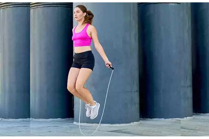 6 Advantages Of Skipping Rope Every Day To Lose Weight And Build Tone
