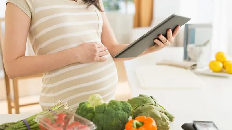These Are The Top 7 Superfoods You Should Consume While Pregnant