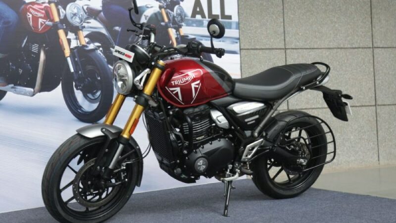 2 New Triumph 400cc Bikes Will Be Released By Bajaj In India Soon