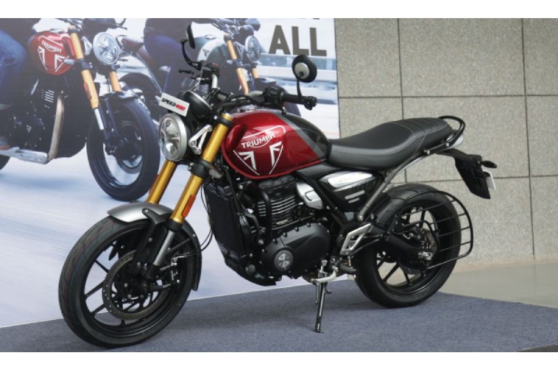 2 New Triumph 400cc Bikes Will Be Released By Bajaj In India Soon