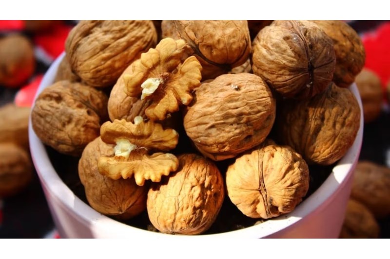 6 Advantages Of Eating Soaked Walnuts In The Morning On An Empty Stomach