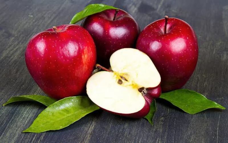 5 Amazing Health Benefits Of Eating An Apple on an Empty Stomach for Diabetes To Weight Loss