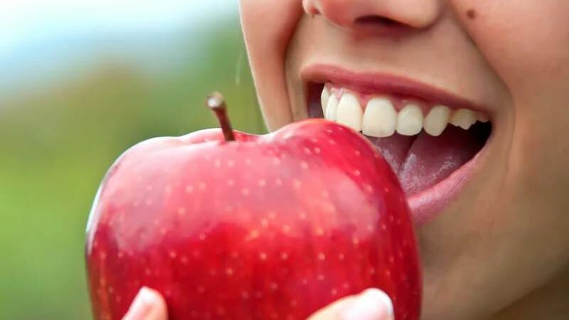 Best Diet for Dental Health Includes These Items to Stop Bad Breath and Treat Bleeding Gums