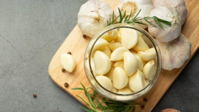 Garlic has Several Health Benefits that Include Lowering Blood Pressure and Boost Brain Health