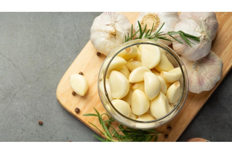 Garlic has Several Health Benefits that Include Lowering Blood Pressure and Boost Brain Health