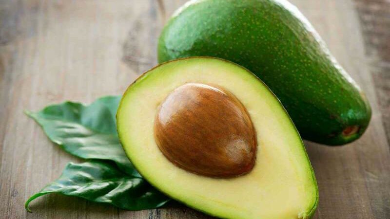 Avocados Health Benefits: Superfood to Manage Weight, Improve Mental Health, and Minimize Wrinkles