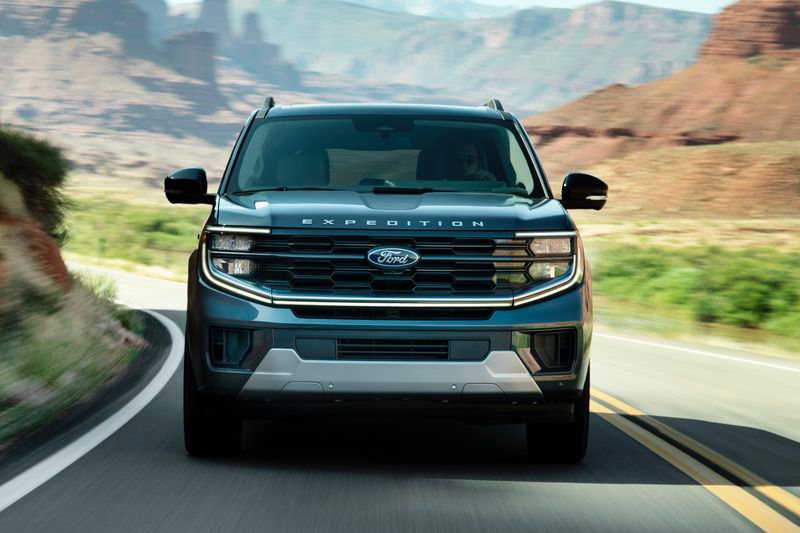 New Ford Expedition Features Adds Half of Lincoln’s Panoramic Screen and Android Automotive