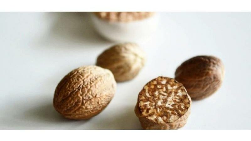 5 Benefits of Including Nutmeg in Your Winter Diet