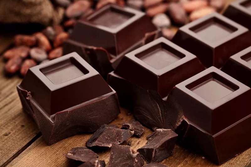 5 Health Benefits Of Dark Chocolate That Can Improve Women’s Health