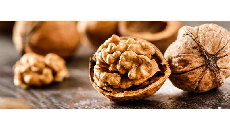 7 Health Advantages of Eating Soaked Almonds Every Day on an Empty Stomach