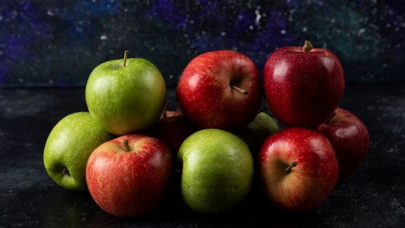 Apples on an Empty Stomach: 5 Health Advantages of Eating Red Apples Every Morning