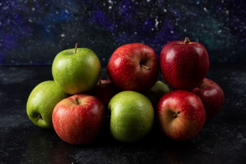 Apples on an Empty Stomach: 5 Health Advantages of Eating Red Apples Every Morning