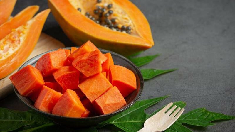 Papaya Health Benefits: Reduces Blood Sugar, Helps with Digestion, and Lessens Bloating