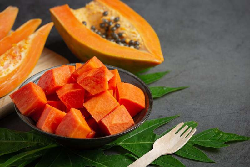 Papaya Health Benefits: Reduces Blood Sugar, Helps with Digestion, and Lessens Bloating