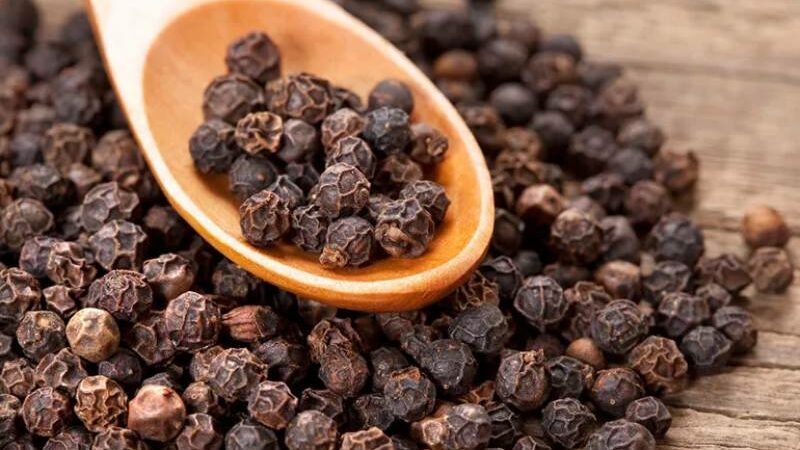 5 Advantages of Including Black Pepper in Your Diet